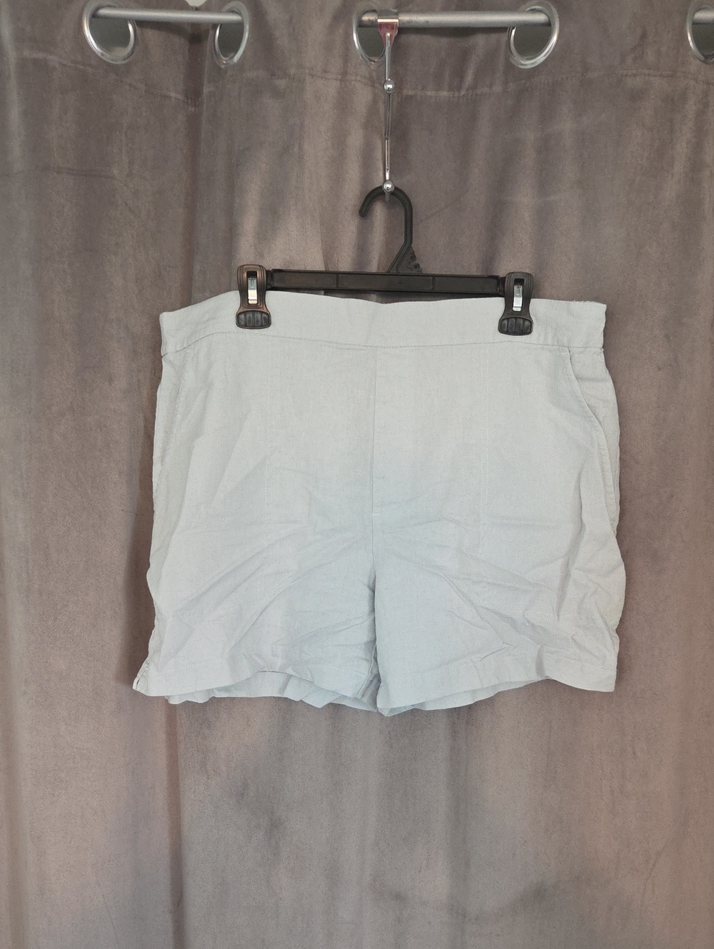 Banana Republic XL Women's Pale Blue Bermuda Shorts 55% LINEN